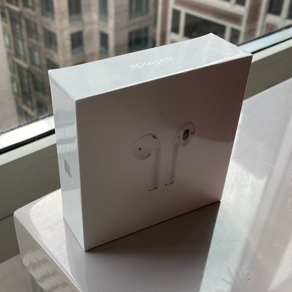BRAND NEW Apple Airpods 2nd Generation
